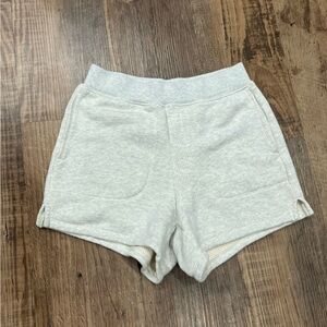 Madewell MWL Airyterry Stitched Pocket Sweat Short in Light Gray